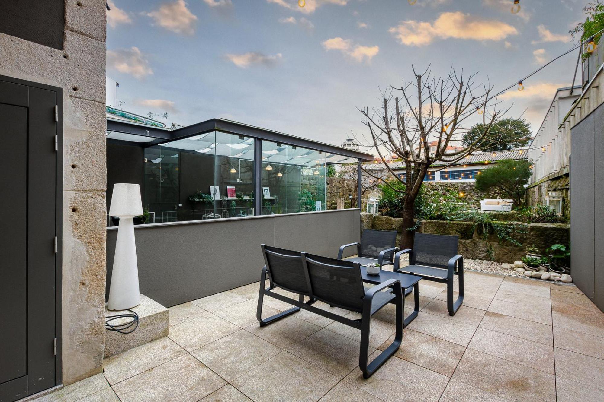 In Porto Gallery Guesthouse ภายนอก รูปภาพ