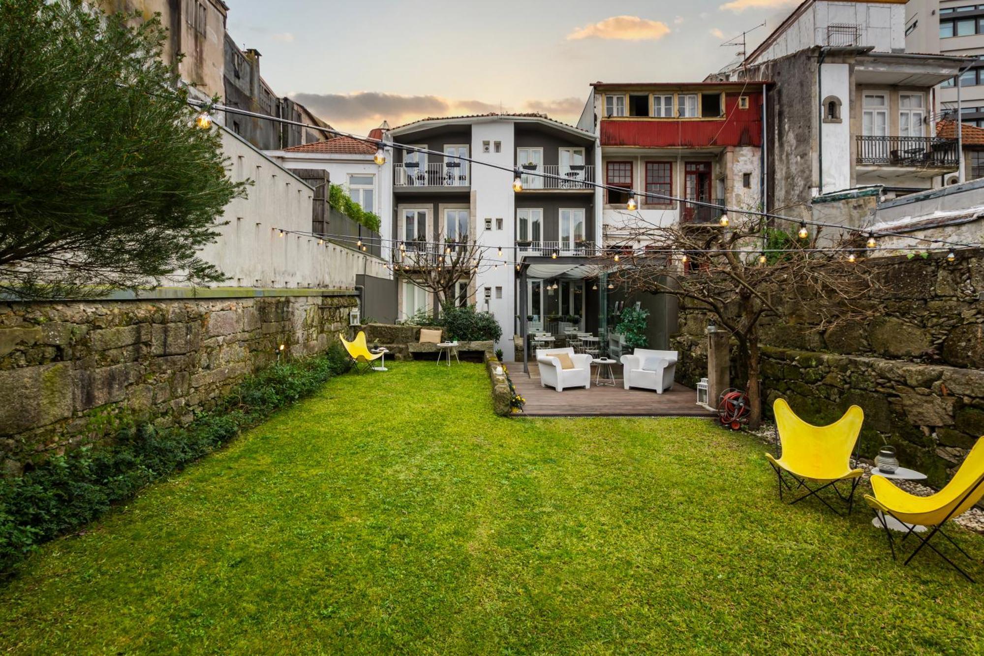 In Porto Gallery Guesthouse ภายนอก รูปภาพ