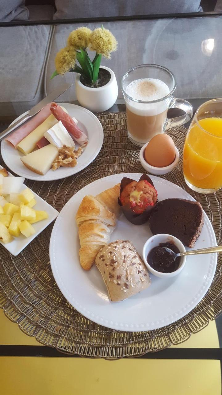 In Porto Gallery Guesthouse ภายนอก รูปภาพ